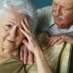 Почему у пожилых мужчин и женщин падает давление